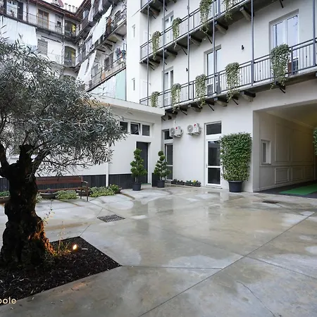 Red Oasi, Trilocale A Turin