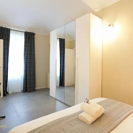 Apartment Red Oasi, Trilocale Con Balcone *