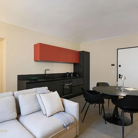 Red Oasi, Trilocale A